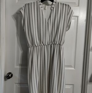 Elegant Black and White Striped Design Dress XL
